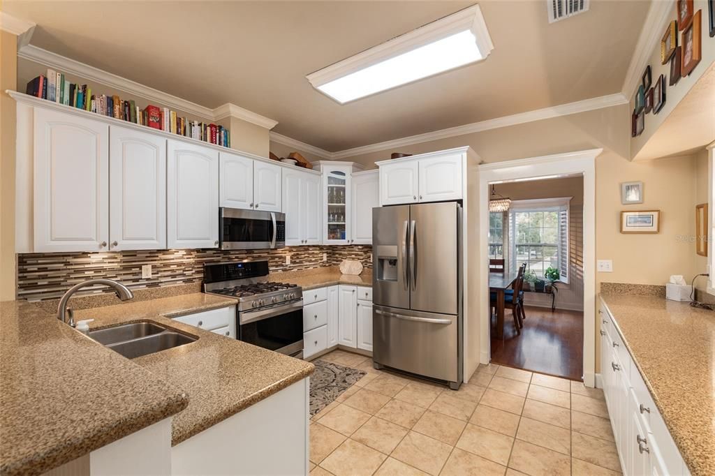 En Venta: $520,000 (4 camas, 2 baños, 2323 Pies cuadrados)