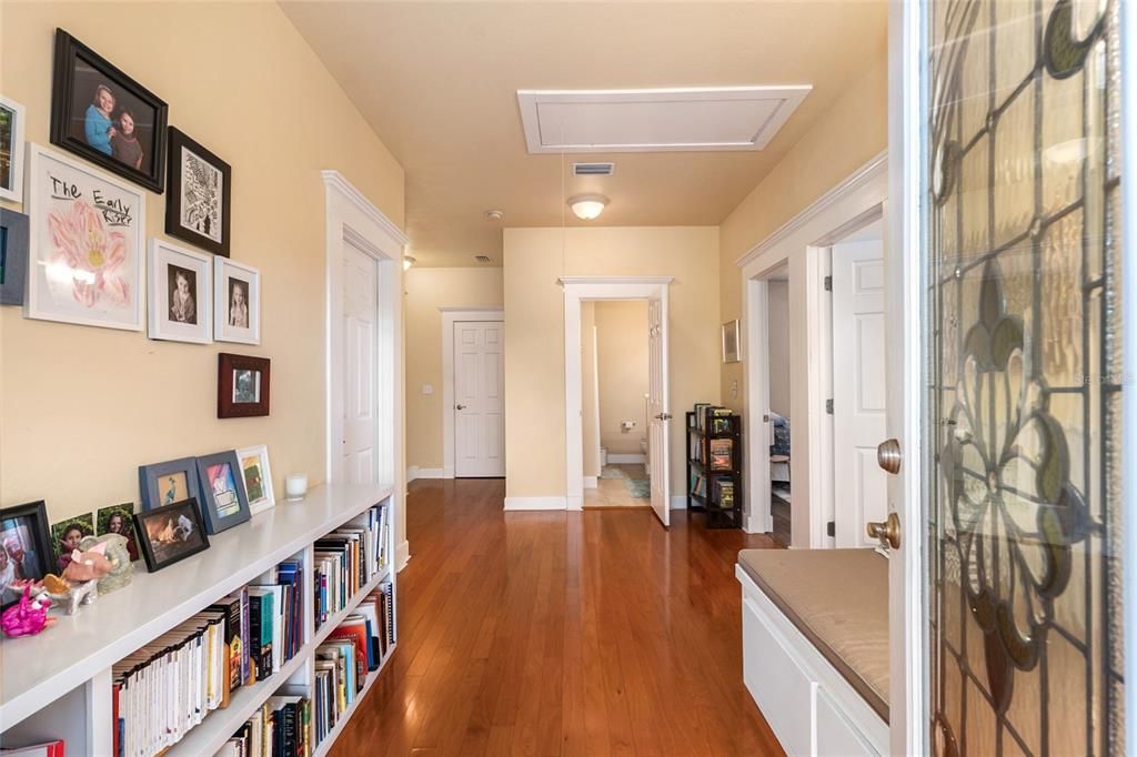 En Venta: $520,000 (4 camas, 2 baños, 2323 Pies cuadrados)