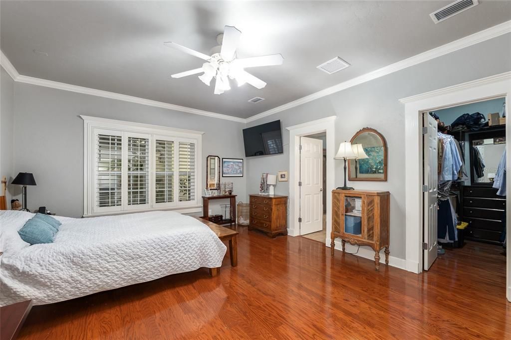 En Venta: $520,000 (4 camas, 2 baños, 2323 Pies cuadrados)