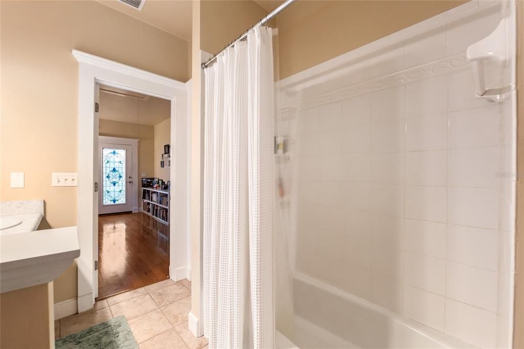 En Venta: $520,000 (4 camas, 2 baños, 2323 Pies cuadrados)