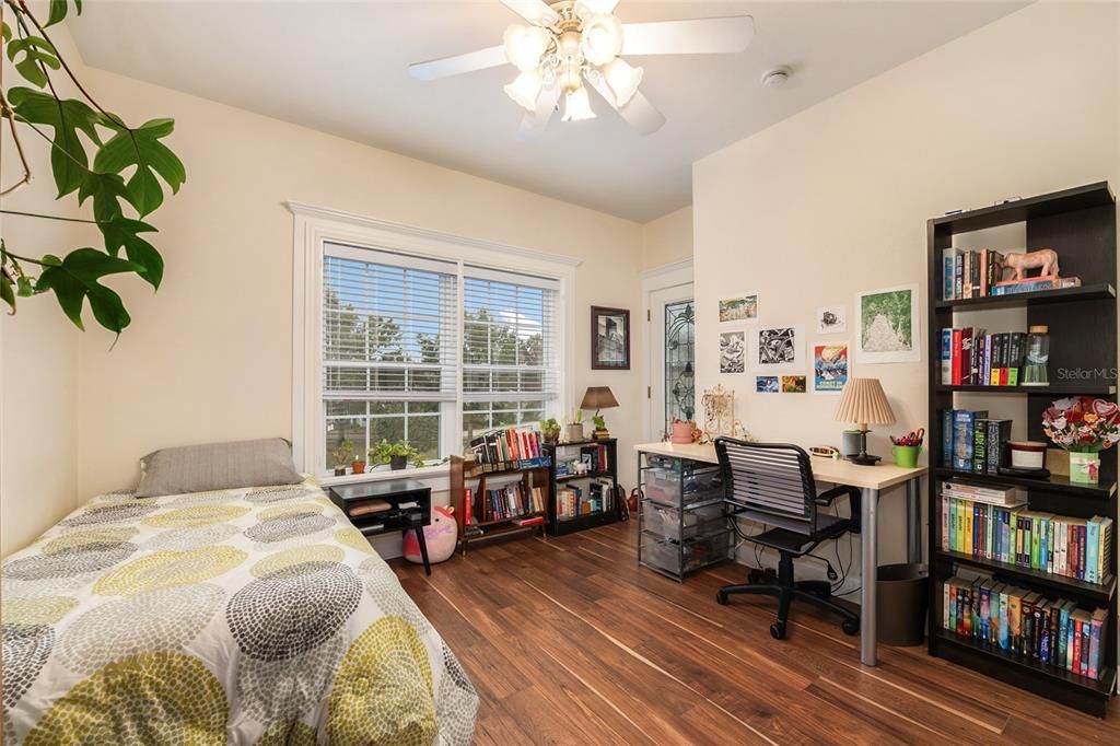 En Venta: $520,000 (4 camas, 2 baños, 2323 Pies cuadrados)