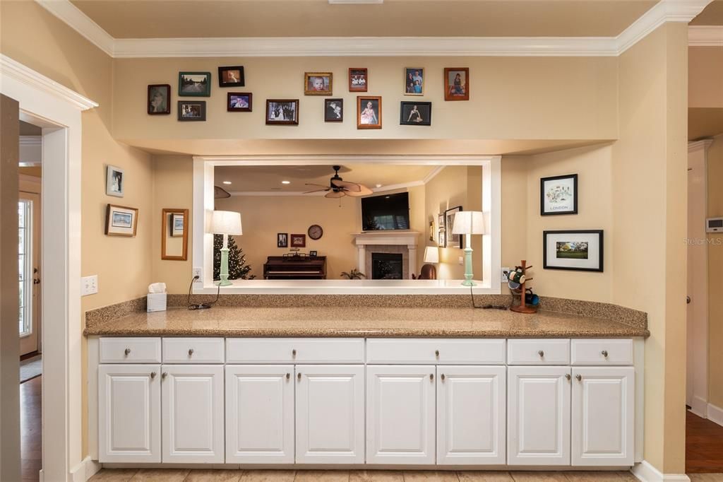 En Venta: $520,000 (4 camas, 2 baños, 2323 Pies cuadrados)