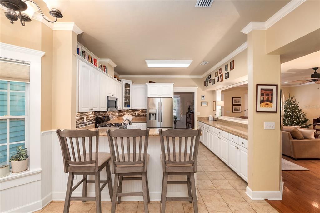 En Venta: $520,000 (4 camas, 2 baños, 2323 Pies cuadrados)