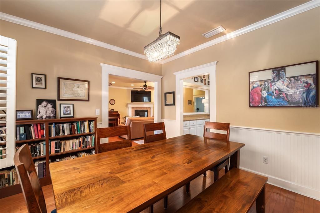 En Venta: $520,000 (4 camas, 2 baños, 2323 Pies cuadrados)