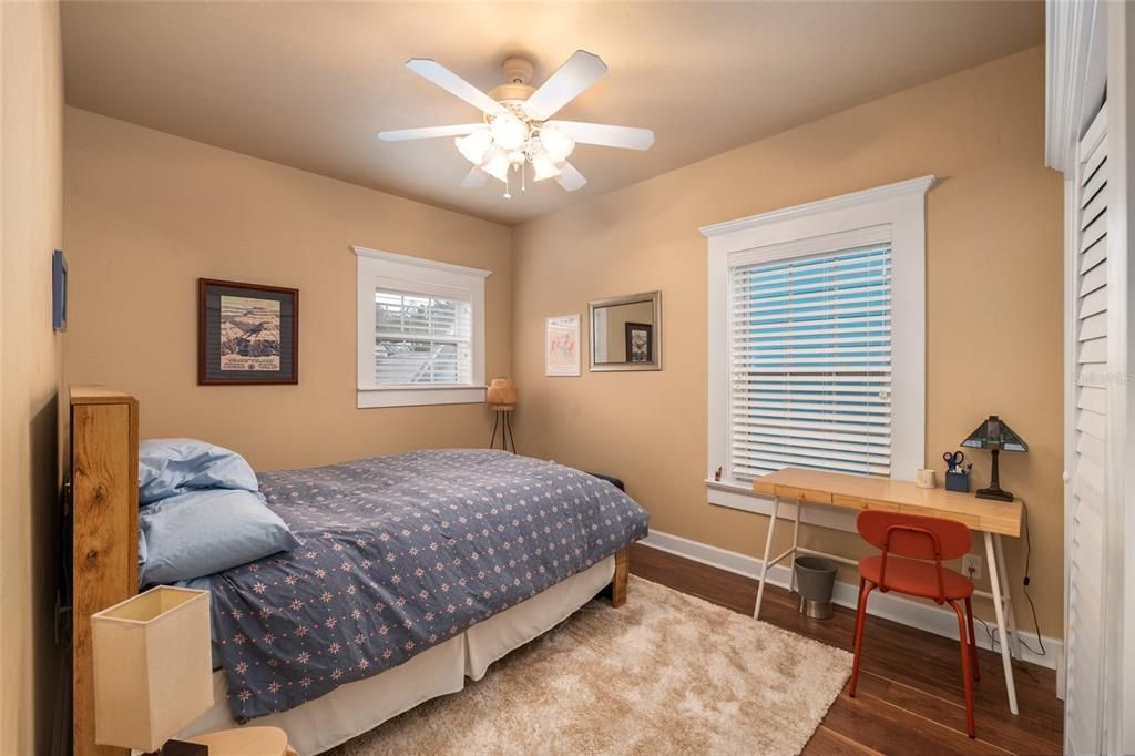 En Venta: $520,000 (4 camas, 2 baños, 2323 Pies cuadrados)