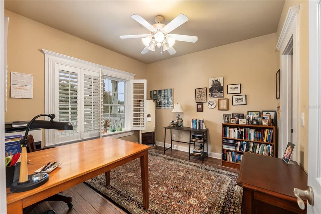 En Venta: $520,000 (4 camas, 2 baños, 2323 Pies cuadrados)