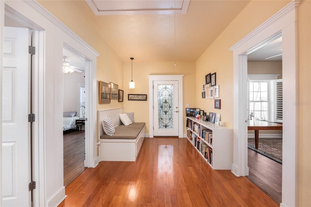 En Venta: $520,000 (4 camas, 2 baños, 2323 Pies cuadrados)