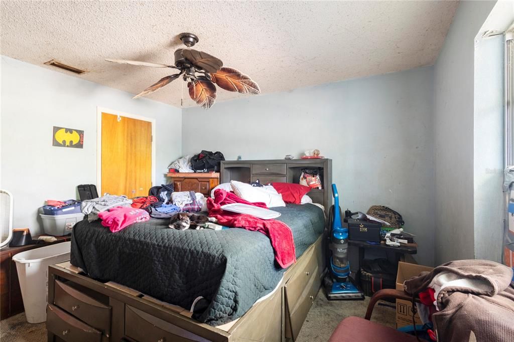 待售: $94,000 (3 贝兹, 2 浴室, 1055 平方英尺)