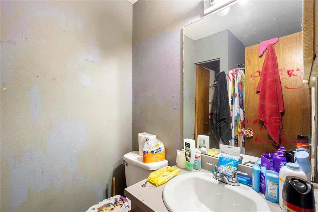 待售: $94,000 (3 贝兹, 2 浴室, 1055 平方英尺)