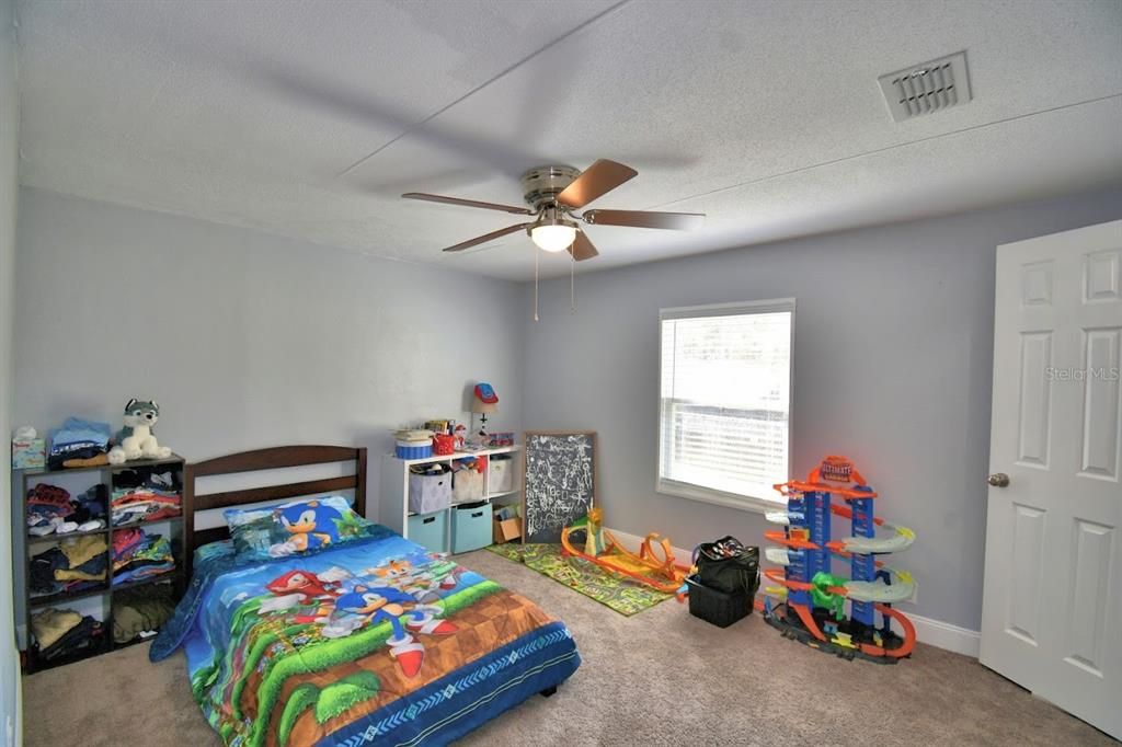 待售: $315,000 (4 贝兹, 2 浴室, 1620 平方英尺)