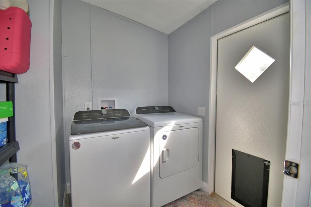 待售: $315,000 (4 贝兹, 2 浴室, 1620 平方英尺)