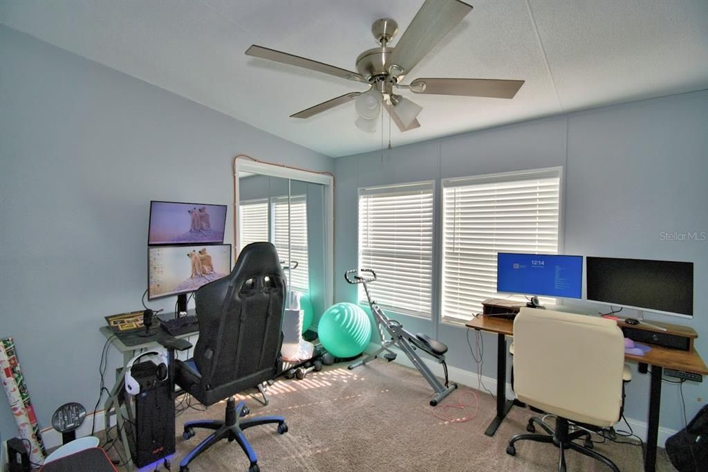 待售: $315,000 (4 贝兹, 2 浴室, 1620 平方英尺)