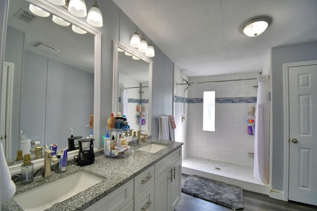 待售: $315,000 (4 贝兹, 2 浴室, 1620 平方英尺)