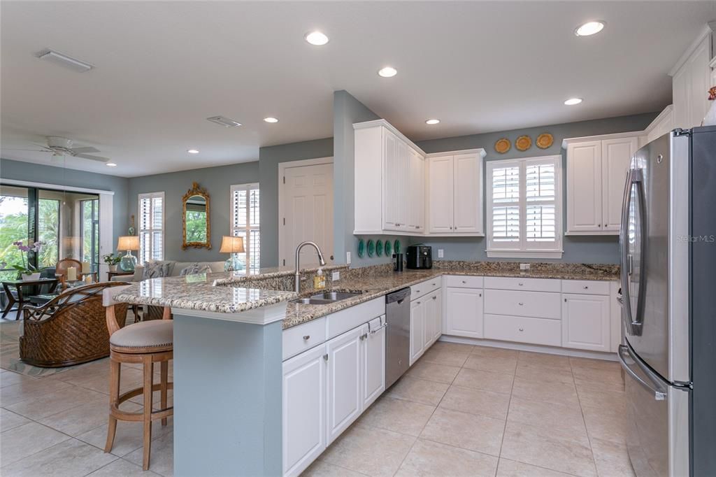 На продажу: $525,000 (2 спален, 2 ванн, 1696 Квадратных фут)