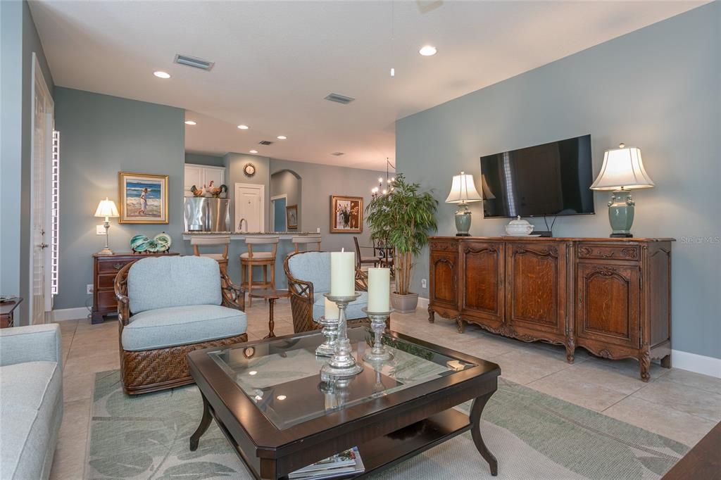 На продажу: $525,000 (2 спален, 2 ванн, 1696 Квадратных фут)