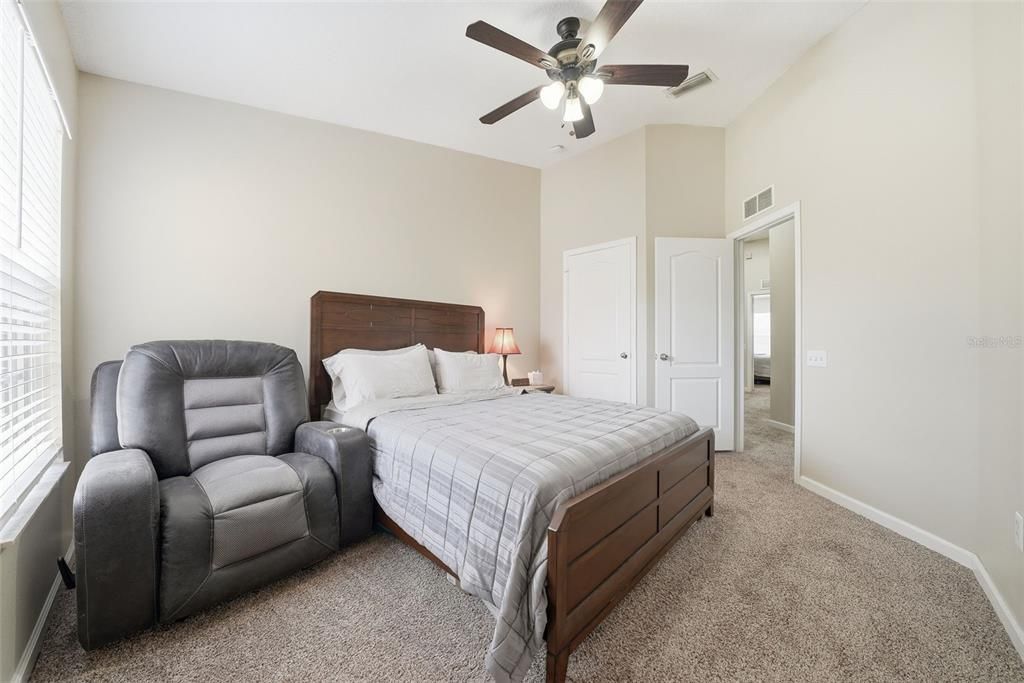 待售: $272,000 (3 贝兹, 2 浴室, 1644 平方英尺)