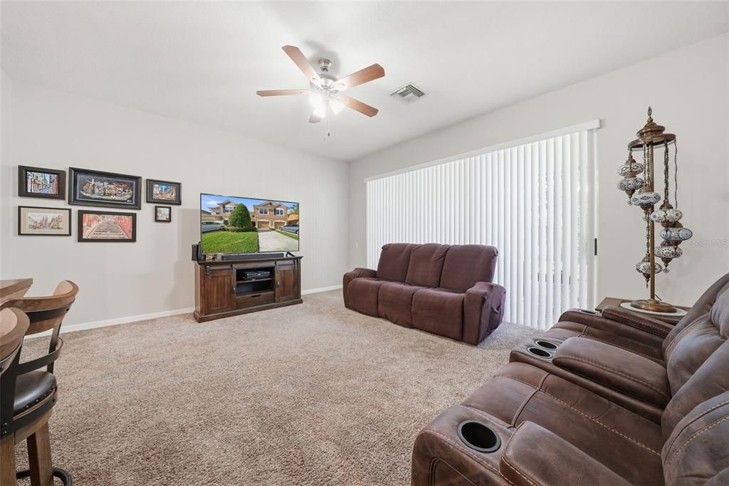 待售: $272,000 (3 贝兹, 2 浴室, 1644 平方英尺)