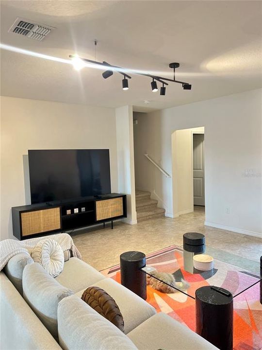 待售: $409,000 (3 贝兹, 2 浴室, 1996 平方英尺)