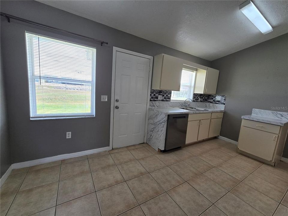 En Renta: $1,525 (3 camas, 2 baños, 1128 Pies cuadrados)