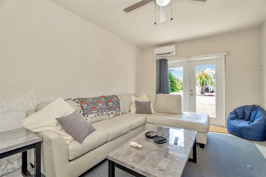 В аренду: $1,650 (2 спален, 2 ванн, 1031 Квадратных фут)