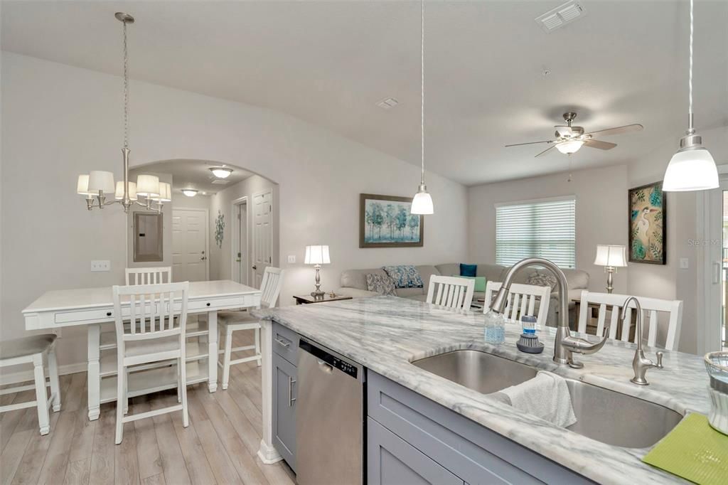 В аренду: $1,650 (2 спален, 2 ванн, 1031 Квадратных фут)