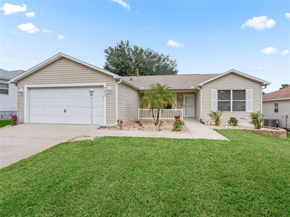 For Sale: $337,000 (3 beds, 2 baths, 1392 Square Feet)