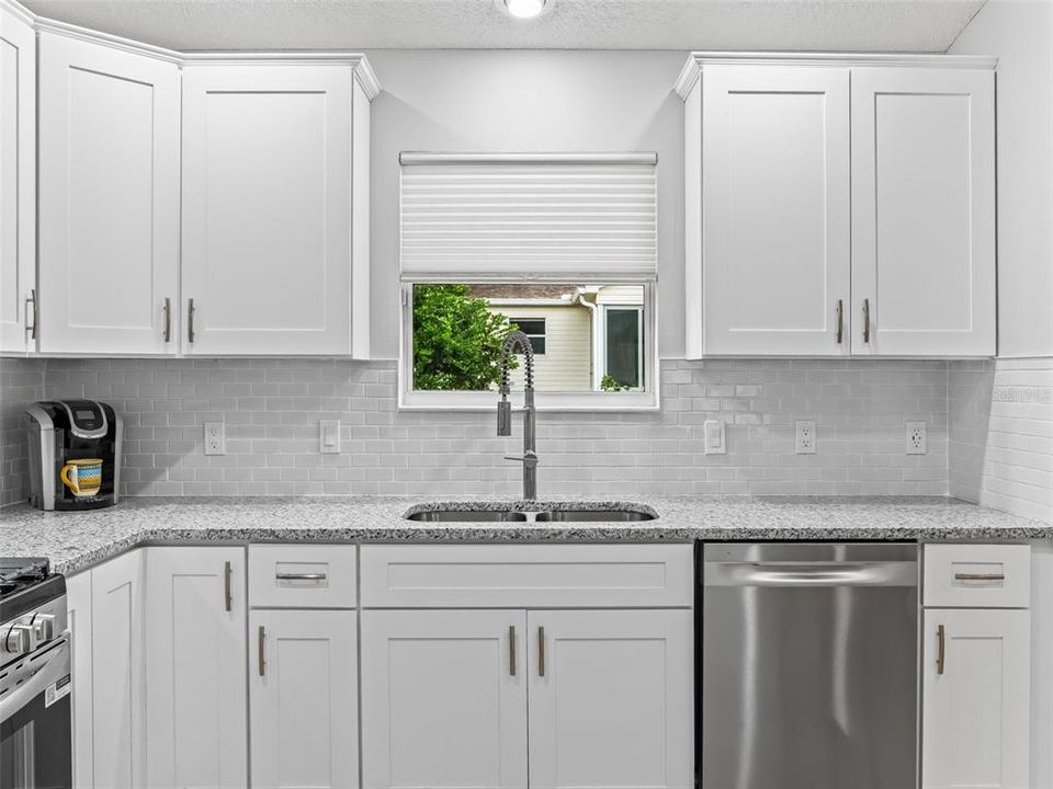 For Sale: $337,000 (3 beds, 2 baths, 1392 Square Feet)