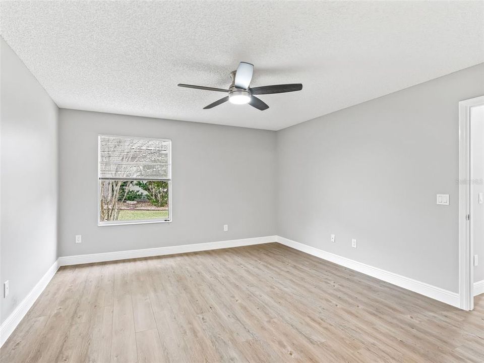 For Sale: $337,000 (3 beds, 2 baths, 1392 Square Feet)