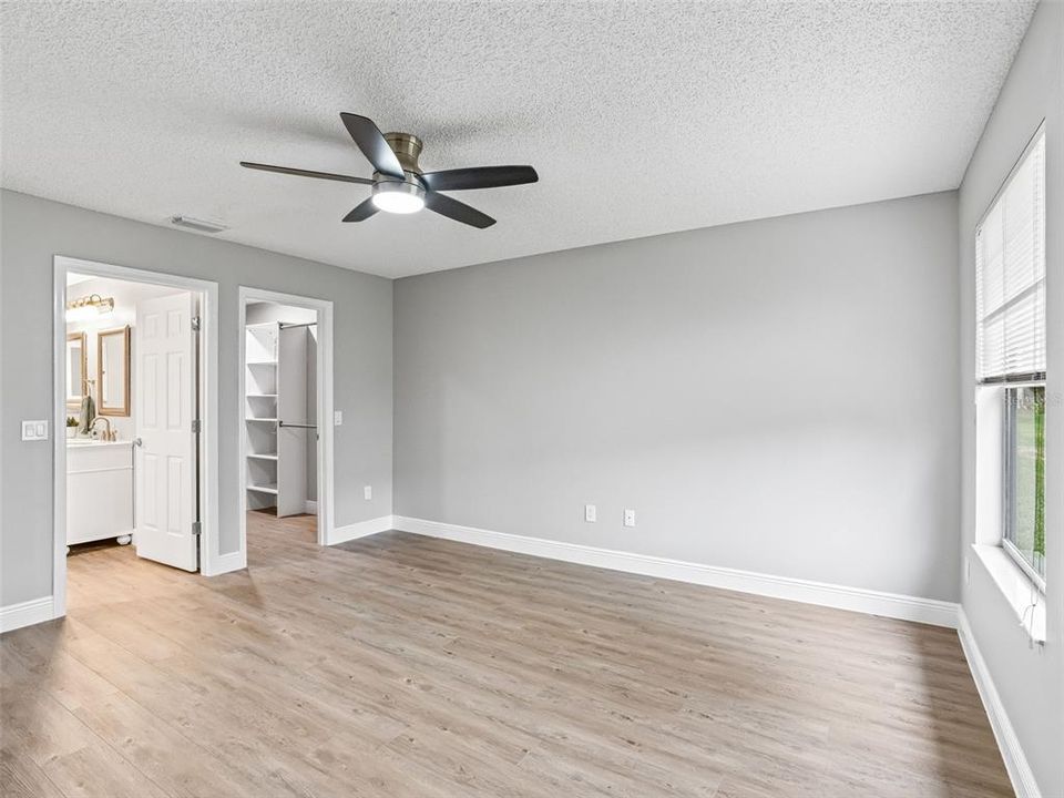 For Sale: $337,000 (3 beds, 2 baths, 1392 Square Feet)