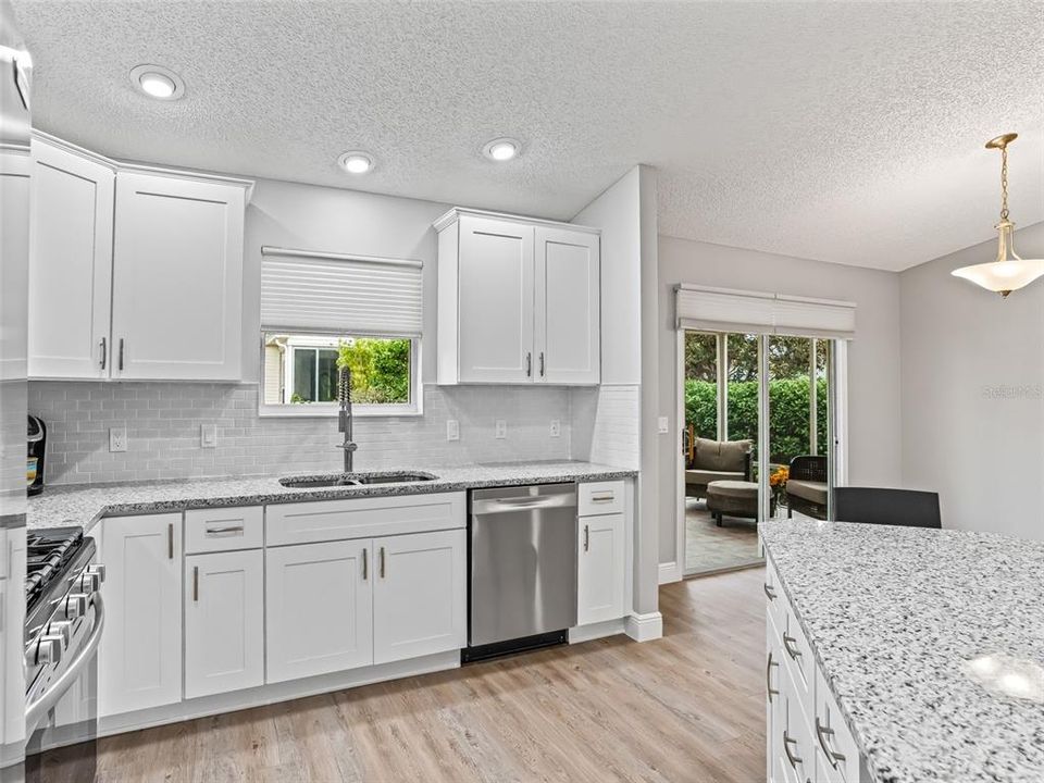 For Sale: $337,000 (3 beds, 2 baths, 1392 Square Feet)