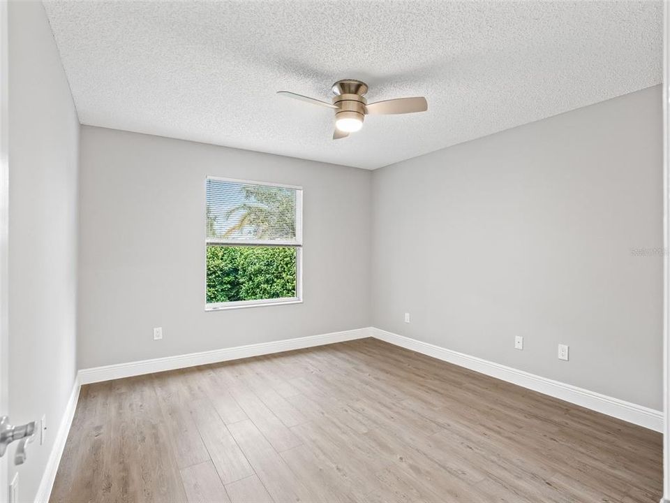 For Sale: $337,000 (3 beds, 2 baths, 1392 Square Feet)