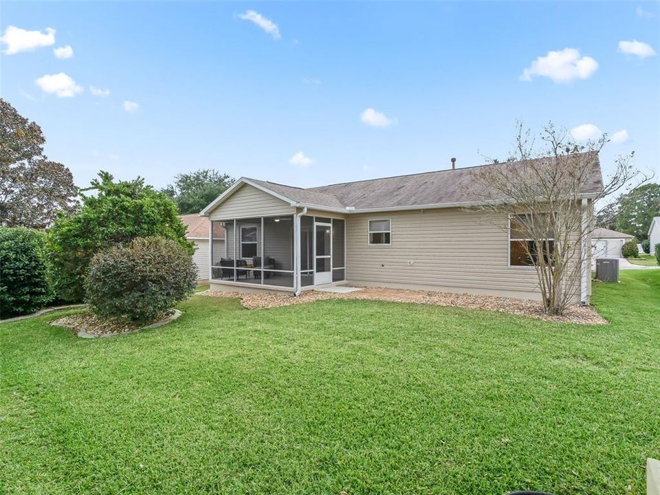 For Sale: $337,000 (3 beds, 2 baths, 1392 Square Feet)