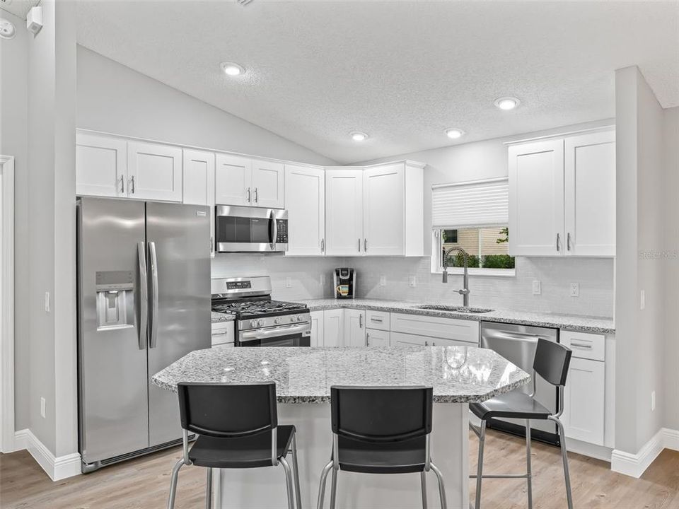 For Sale: $337,000 (3 beds, 2 baths, 1392 Square Feet)