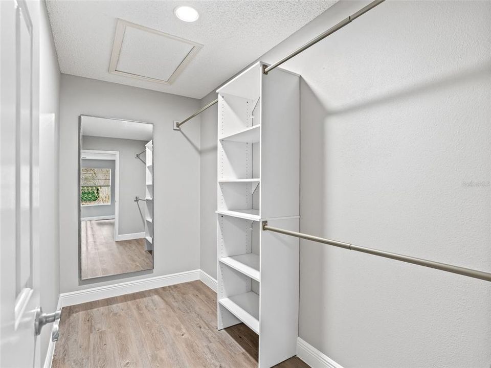 For Sale: $337,000 (3 beds, 2 baths, 1392 Square Feet)