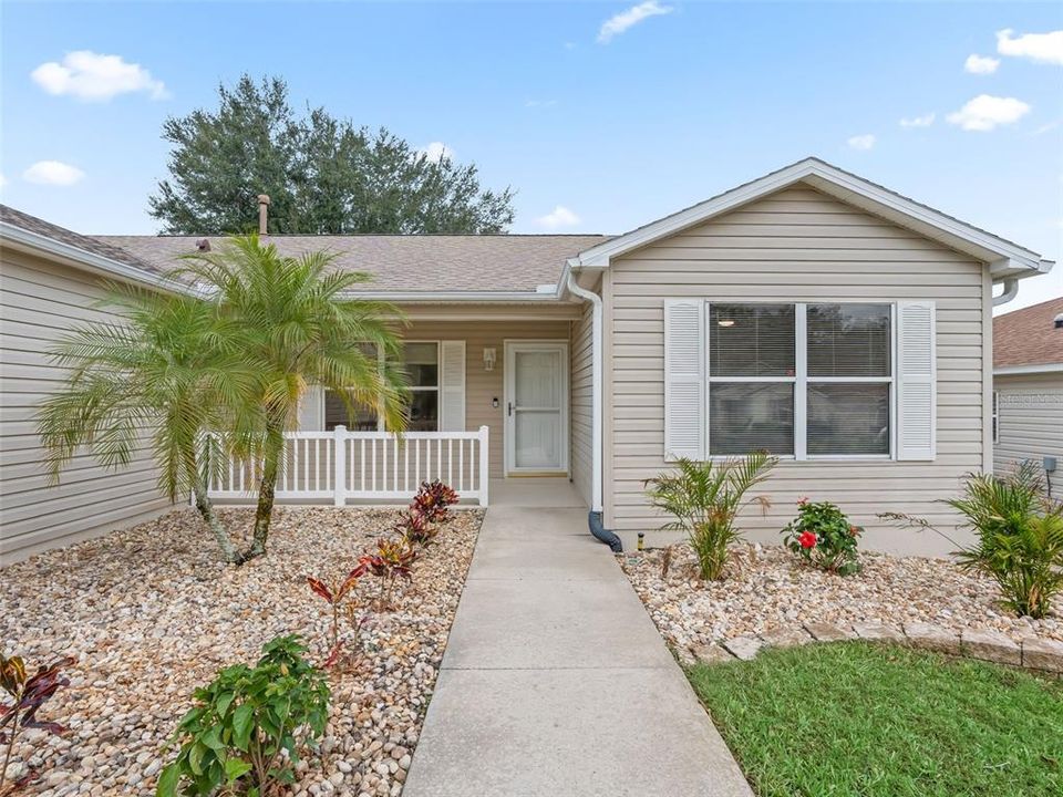 For Sale: $337,000 (3 beds, 2 baths, 1392 Square Feet)