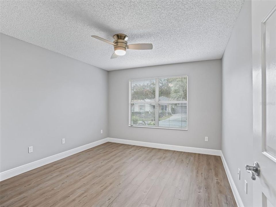 For Sale: $337,000 (3 beds, 2 baths, 1392 Square Feet)