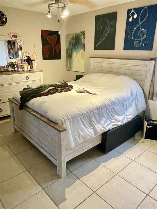 待售: $249,900 (3 贝兹, 2 浴室, 1426 平方英尺)