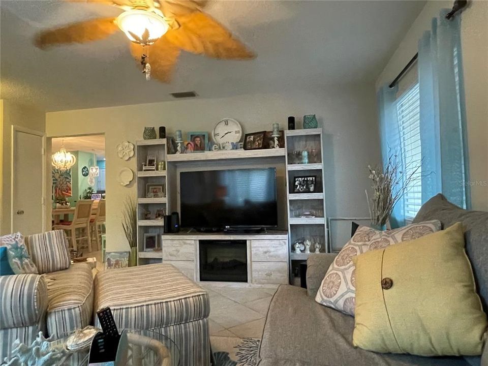 For Sale: $249,850 (3 beds, 2 baths, 1426 Square Feet)