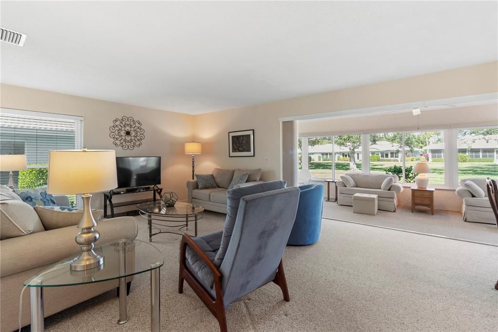 En Venta: $309,900 (2 camas, 2 baños, 1745 Pies cuadrados)