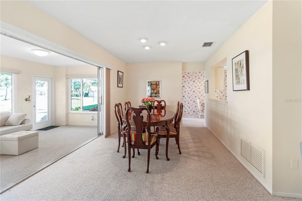 En Venta: $309,900 (2 camas, 2 baños, 1745 Pies cuadrados)