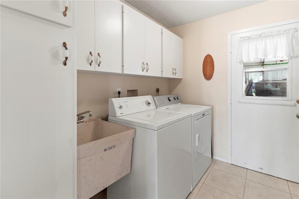 En Venta: $309,900 (2 camas, 2 baños, 1745 Pies cuadrados)