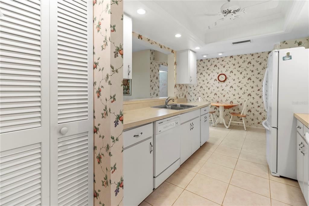 En Venta: $309,900 (2 camas, 2 baños, 1745 Pies cuadrados)