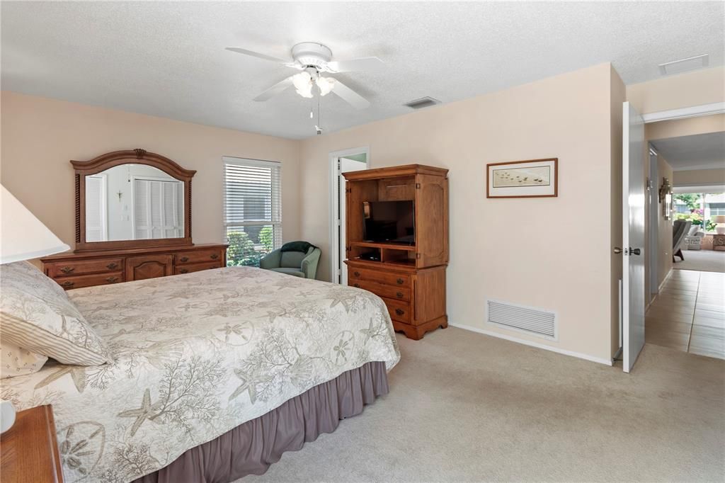 En Venta: $309,900 (2 camas, 2 baños, 1745 Pies cuadrados)