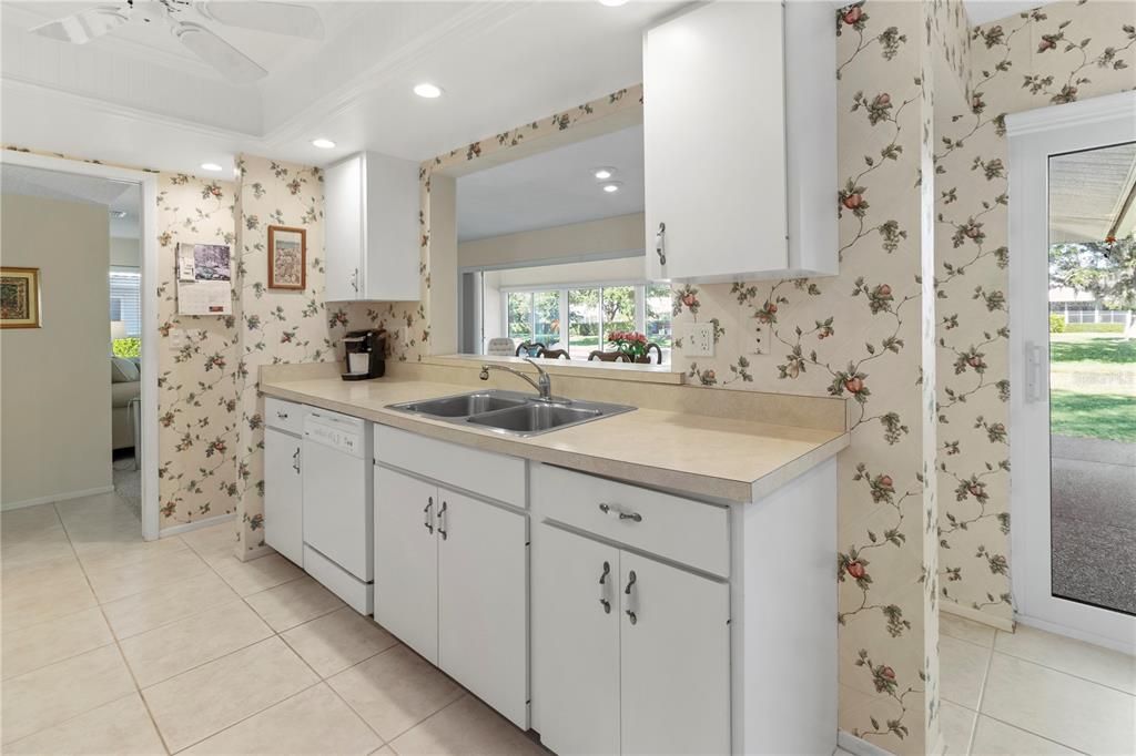 En Venta: $309,900 (2 camas, 2 baños, 1745 Pies cuadrados)