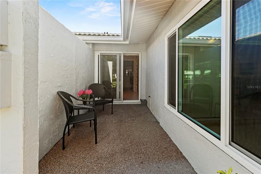 En Venta: $309,900 (2 camas, 2 baños, 1745 Pies cuadrados)