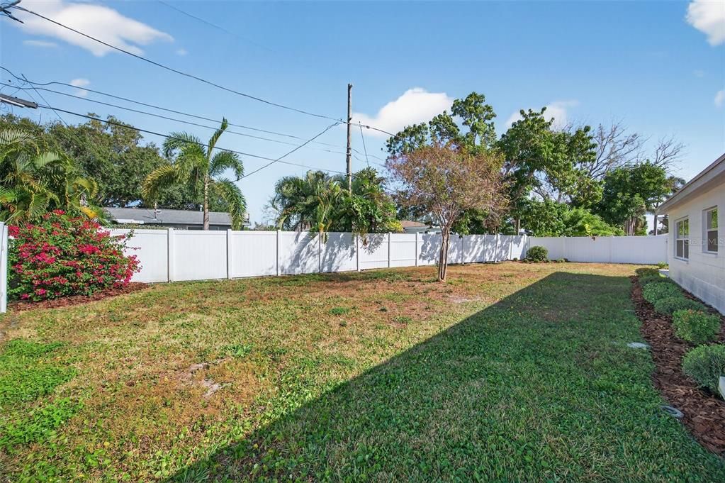 For Sale: $499,600 (4 beds, 2 baths, 1799 Square Feet)
