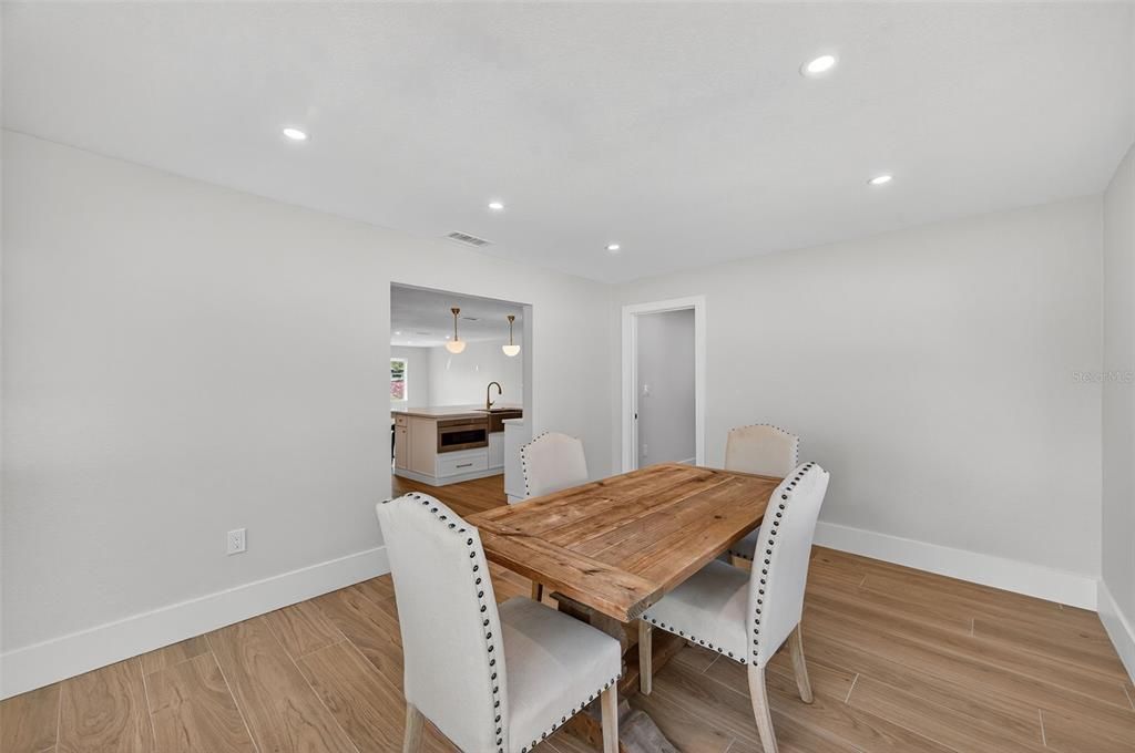 For Sale: $499,600 (4 beds, 2 baths, 1799 Square Feet)