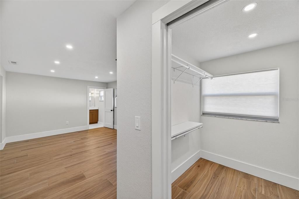 For Sale: $499,600 (4 beds, 2 baths, 1799 Square Feet)