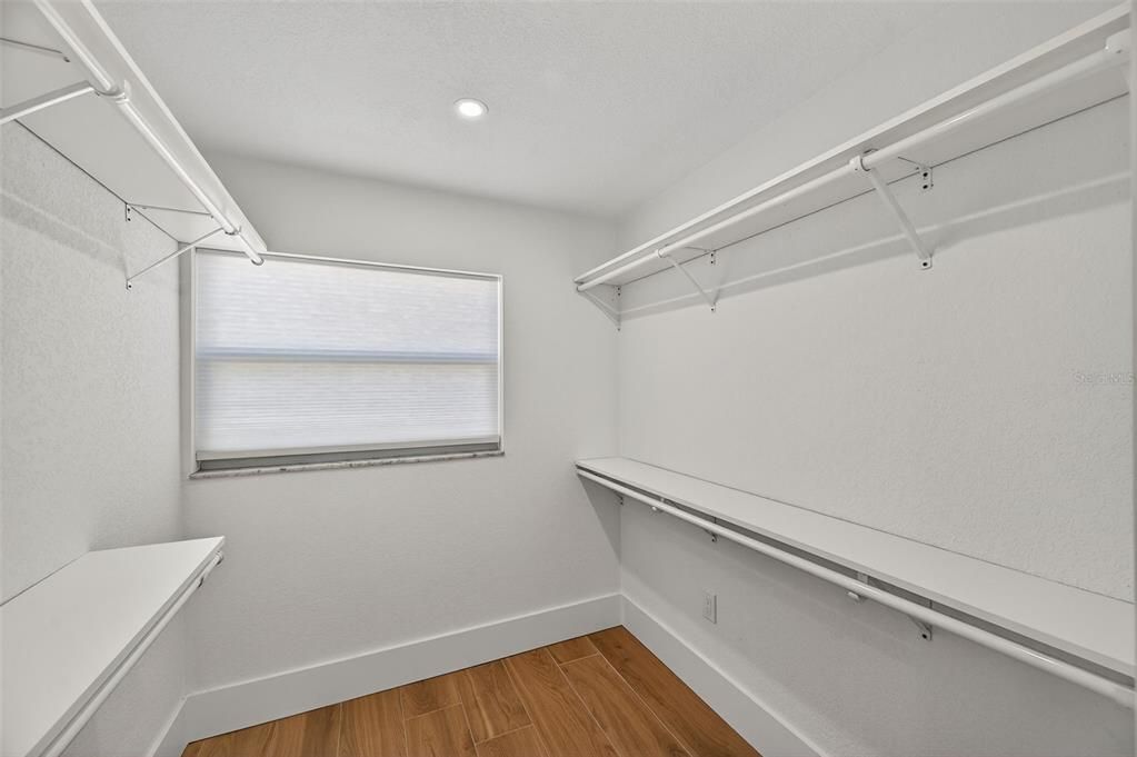 For Sale: $499,600 (4 beds, 2 baths, 1799 Square Feet)