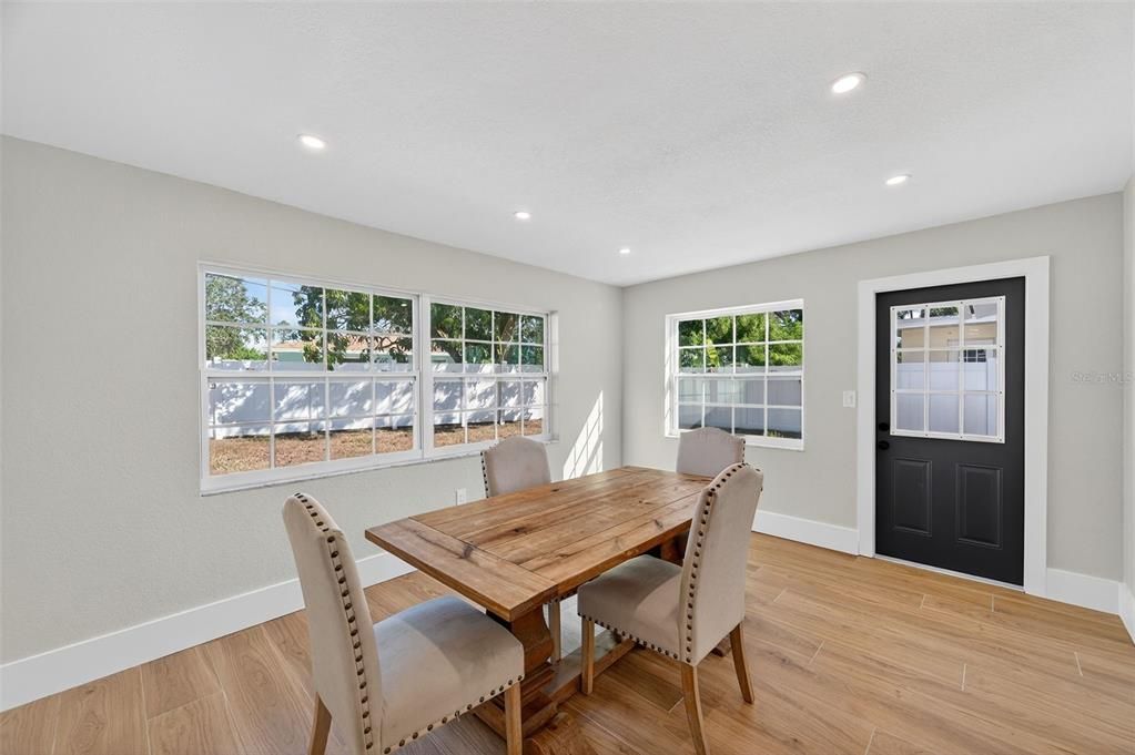 For Sale: $499,600 (4 beds, 2 baths, 1799 Square Feet)